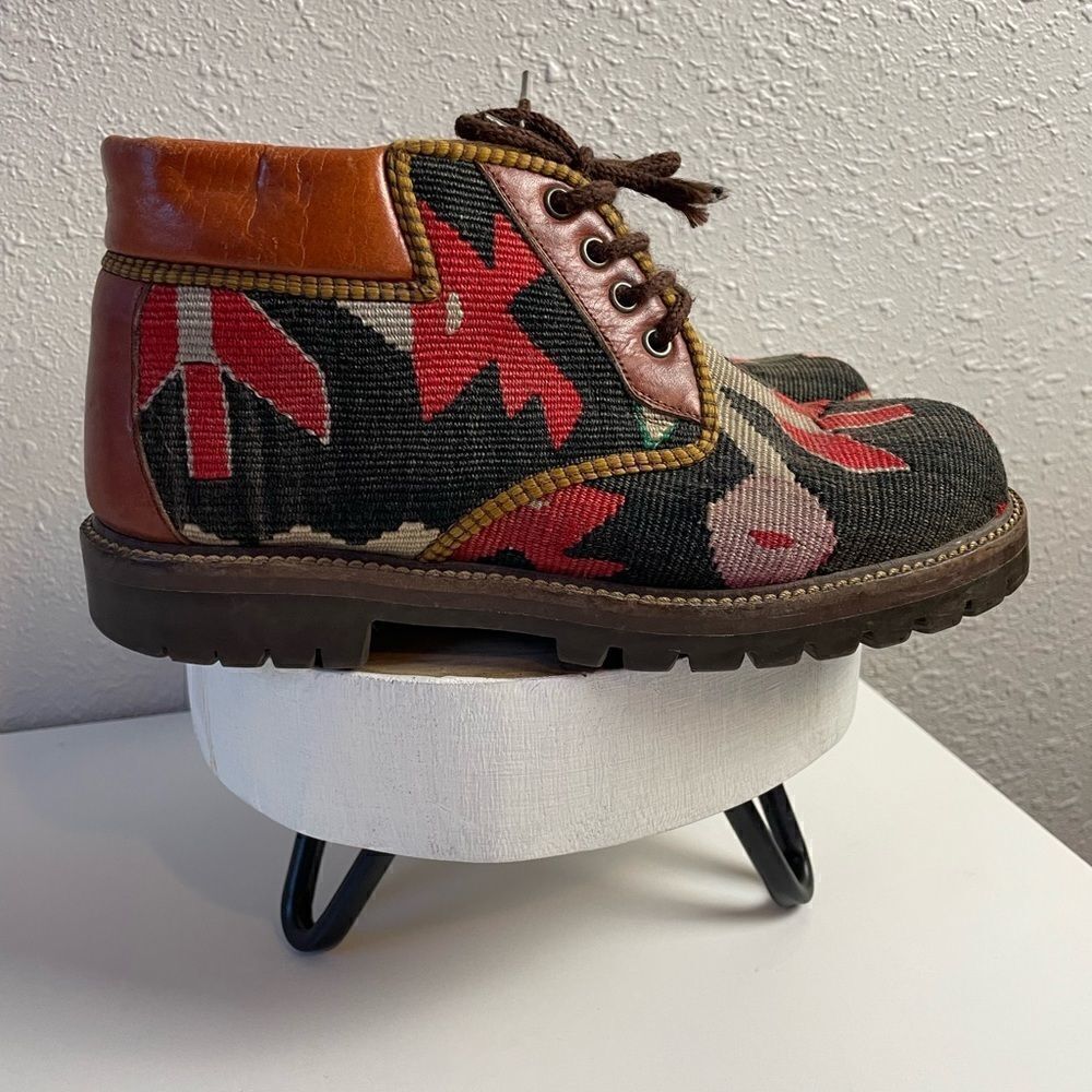 Vintage Cosmos Kilim Turkish Leather Ankle Combat Boots Size 9 EUC